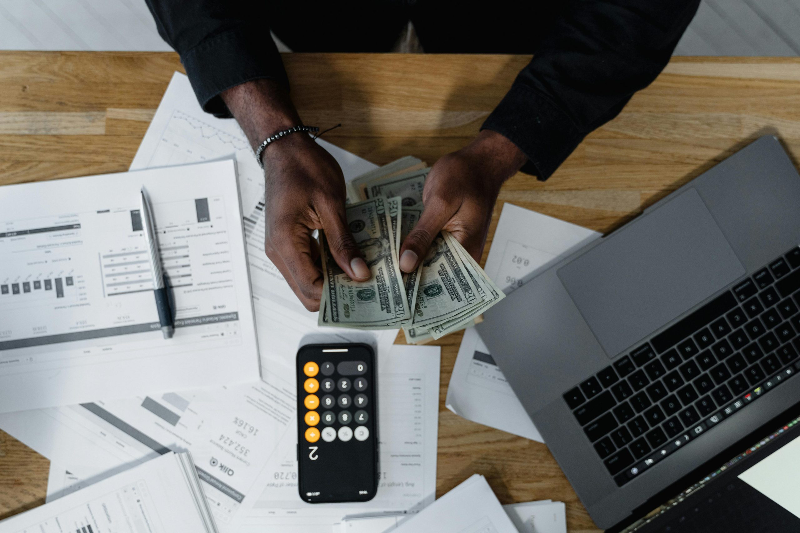 Bridge the Gap: Seamless Operations when you Outsource Accounting